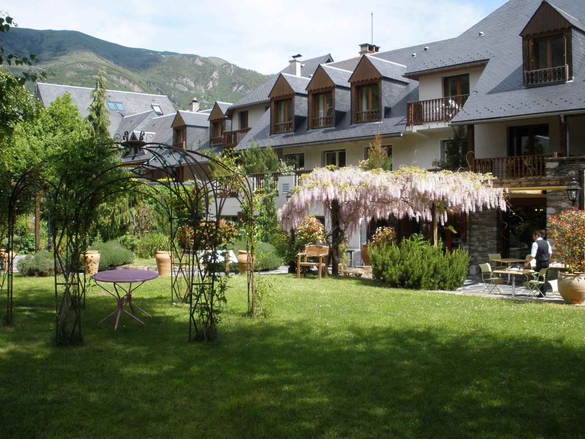 Hôtel Mir Saint-Lary-Soulan Buitenkant foto